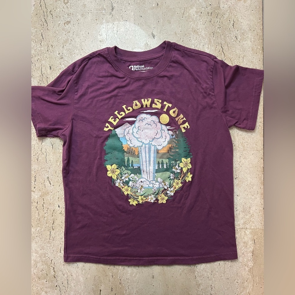 YELLOWSTONE NATIONAL PARK FOUNDATION Official Unisex Old Faithful T-Shirt Size M